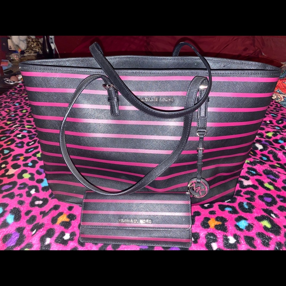 Michael Kors Jet Set Carryall Tote Bag & Wallet